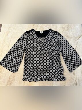 Anne Klein Chain Medallion Print Top Black White Long Sleeve Small